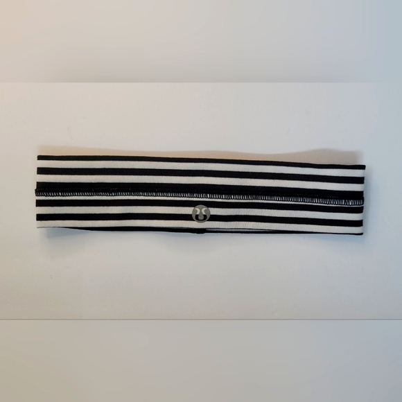 Lululemon "Fly Away Tamer" headband- Classic B/W Stripe - Picture 3 of 8